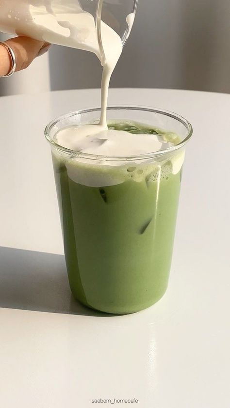 Matcha Cafe, Matcha Lover, Matcha Aesthetic, Matcha Coffee, Sage Green Aesthetic, Green Matcha, Mint Green Aesthetic, Matcha Drink, Coffee Matcha