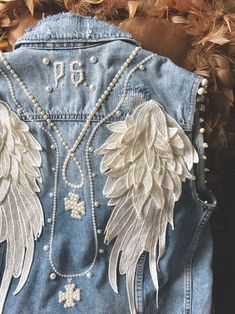 1c54985e4f95b7819ca0357c0cb9a09fdesc36243759ri Embellishing Clothes, Vestiti In Jeans, Embroidery Jeans Jacket, Tas Denim, Jacket Diy, Shredded Jeans, Diy Denim Jacket, Jeans Trend, Diy Jeans