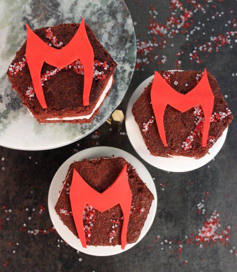 Wanda Maximoff Cake, Marvel Food Ideas, Marvel Snacks, Marvel Cookies, Marvel Movie Night, Marvel Movie Marathon, Marvel Marathon, Marvel Cakes, Fresh Honeycomb