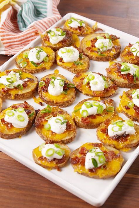 Potato Skin Bites, Irish Appetizers, Superbowl Foods, Beer Braised Chicken, Cookout Sides, Healthy Superbowl Snacks, Fall Appetizers, Easy Potato Recipes, Potato Skin