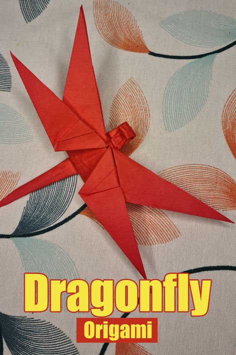 Origami Dragonfly Tutorial: How to Fold a Beautiful and Detailed Paper Insect Origami, or the art of paper folding, is an age-old hobby that has been enjoyed by people around the world for centuries. In this origami dragonfly tutorial, we will show you how to fold a detailed and stunning paper insect out of a single sheet of paper. One Sheet Origami, Origami Dragonfly Step By Step, Insect Origami, Origami Dragonfly, Flat Origami, Paper Dragonfly, Paper Dragonflies, Origami Insects, Creative Origami