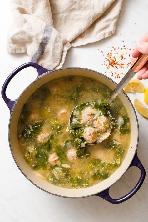 Olive Garden Wedding, Easy Oven Recipes, Italian Wedding Soup Recipe, Wedding Soup, Dutch Oven Cooking, Dutch Oven Recipes, Sunday Meal Prep, Soup And Stew, Oven Cooking