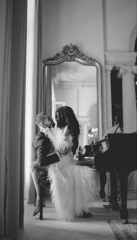 Vintage Wedding Dress Photoshoot, Piano Wedding Photography, Intimate Ceremony Ideas, Indy Blue Wedding, Old Hollywood Engagement Photos, Indy Blue, Nyc Engagement Photos, Old Hollywood Wedding, Wedding Exits