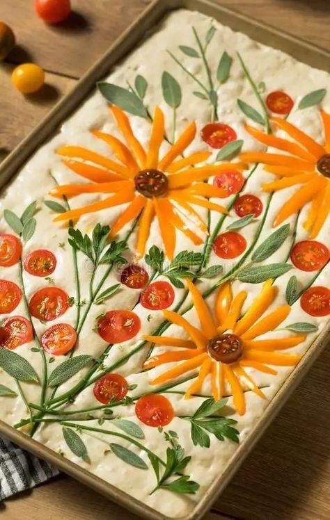 Focaccia Art, Decorações Com Comidas, Bread Art, Focaccia Bread, Easy Food Art, Snacks Für Party, Bread Recipes Homemade, Food Decoration, Beautiful Food