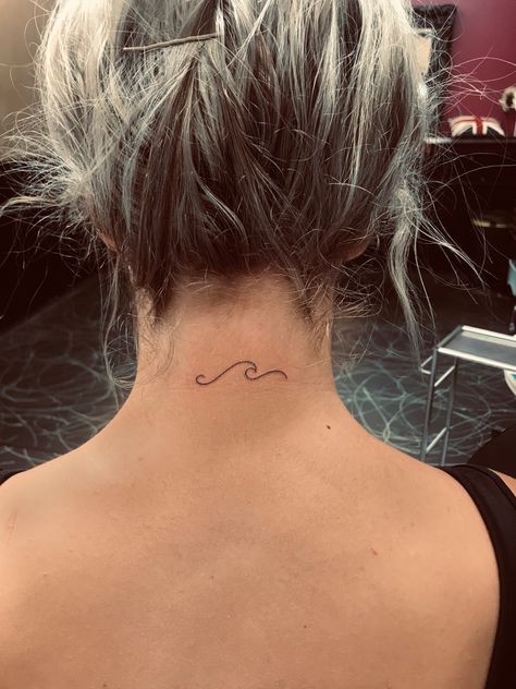 Wave Tattoo Back Of Neck, Wave Behind Ear Tattoo, Wave Neck Tattoo, Behind The Neck Tattoos, Simple Wave Tattoo, Basic Tattoos, Vacation 2024, Wave Tattoo, Palm Tattoos