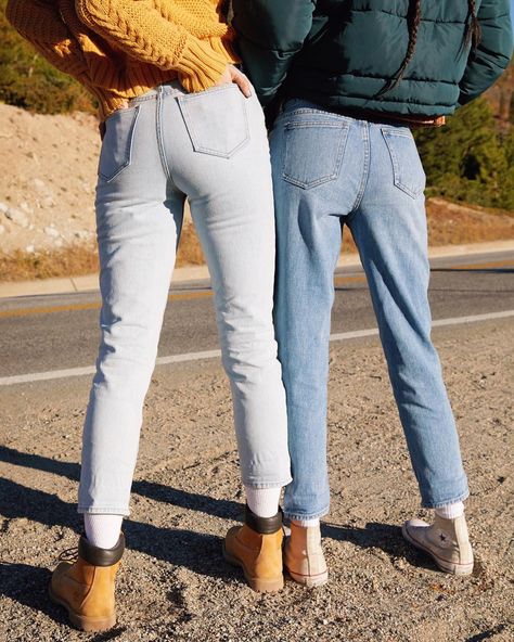 PacSun Party Blue Mom Jeans! Low Rise Baggy Jeans, Blue Mom Jeans, Stylish Jeans, All Jeans, Baggy Jeans, Women Denim Jeans, Jeans Shop, Pacsun, Boyfriend Jeans