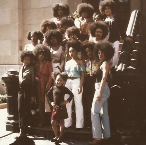 Growing Up Black Aesthetic, Black People In The 70s, Black Women In The 70s, Black Grandma, Studera Motivation, I Love Being Black, Vintage Black Glamour, Pelo Afro, Black Photography