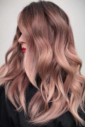 Top Tips to Experiment with a Rose Gold Hair Color ★ See more: http://lovehairstyles.com/rose-gold-hair/ Spring Hair Color Blonde, Rose Gold Hair Blonde, Rose Gold Hair Color, Gold Hair Color, Gold Hair Colors, Hair Color Rose Gold, Fall Hair Color Trends, Hair Color Unique, Balayage Blonde