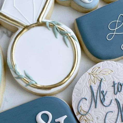 Diamond Ring Cookies Decorated, Ring Cookies Decorated, Engagement Party Cookies, Wedding Biscuits, Wedding Sugar Cookies, Sky Blue Weddings, Engagement Cookies, Bridal Cookies, Bridal Shower Cookies