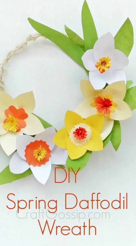 DIY Spring Daffodil Wreath – Home and Garden Daffodil Wreath, Daffodil Craft, Daffodil Bouquet, Spring Flower Crafts, Daffodil Day, Paper Flower Wreaths, Colorful Wreath, Spring Projects, Diy Spring