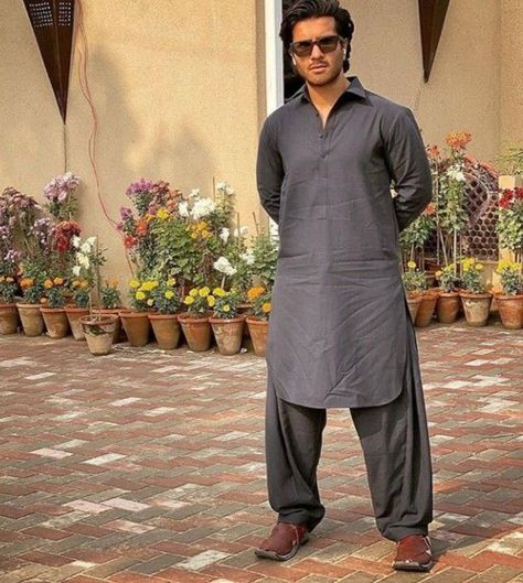 Pathani For Men, Woodstock Photos, Punjabi Dress Design, Latest Kurta Designs, Man Dress Design, Feroze Khan, Wedding Kurta, Pakistani Kurta, Kurta Pajama Men