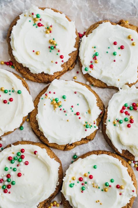 Frosted Gingerbread Cookies With Cream Cheese - Cake Babe Gingerbread Cookies Cream Cheese Icing, Frosted Gingerbread Cookies, Gingerbread Cookies With Cream Cheese, Cookie With Cream Cheese Frosting, Gingerbread Cookies Soft, Lazy Vegetarian, Icing For Gingerbread Cookies, Christmas Cookie Frosting, Frosted Gingerbread