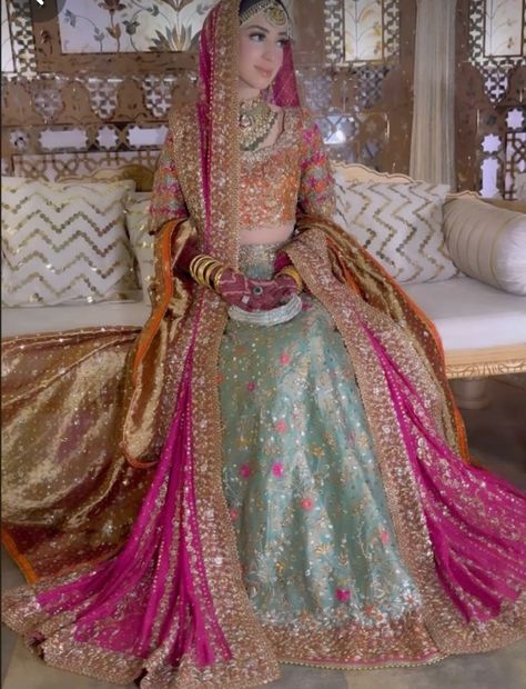 Valima Dress For Bride, Mehndi Brides Pakistani, Mehndi Bridal Outfit, Mehndi Dresses Pakistani, Garara Sharara, Simple Mehndi Dresses, Mehndi Dress For Bride, Bunto Kazmi, Trying For A Baby