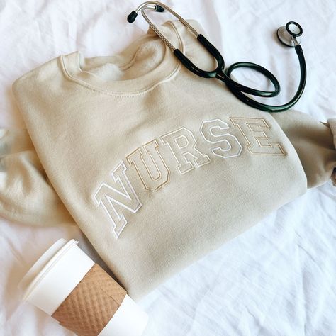 SEmbroideredBoutique - Etsy Canada Nurse Sweatshirt Ideas, Cricut Nurse Gifts, Cute Nurse Outfits, Nurse Embroidery Designs, Nurse Embroidery, New Nurse Gift, Nurse Accessories, Nurse Sweater, Nurse Crewneck