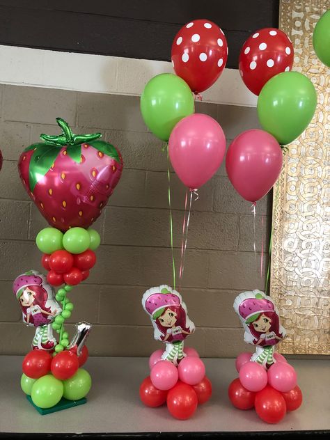 Strawberry Shortcake Backdrop Ideas, Strawberry Shortcake Theme Party Ideas, Strawberry Shortcake Decorations Party Ideas, Strawberry Shortcake First Birthday Party, Strawberry Shortcake Table Centerpieces, Strawberry Shortcake Bday Theme, Strawberry Shortcake Centerpieces Ideas, Strawberry Shortcake Birthday Party Decorations, Strawberry Shortcake Party Decorations