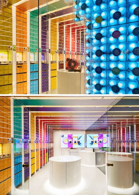 3,000 Coffee Capsules With Programmable LED Lights Have Been Used To Create This Retail Facade Colorful Pop Up Store, Quartz Terrazzo, Dupont Corian, Window Display Retail, Retail Facade, Nescafe Dolce Gusto, Visual Merchandising Displays, Store Window Displays, Modern Store