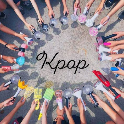 💕K-pop💕 | WhatsApp Channel K Pop Wallpaper Aesthetic, K Pop Groups, Kpop Kdrama, Music Aesthetic, Wallpaper App, Korean Pop, Community Group, Kpop Wallpaper, K Pop Music