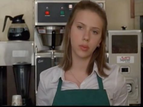 The Biggest Tips I Learned From Being a Starbucks Barista Cafe Barista Outfit, Barista Outfit, Starbucks Outfit, Barista Outfits, Cafe Barista, Starbucks Barista, Caramel Macchiato, Espresso Shot, Things I Learned