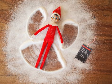 Snow Angels Elf On The Shelf, Elf On The Shelf Snow Angle, Elf On Shelf Snow Angel, Elf On The Shelf Snow Angel, Elf On The Shelf Snow, Easy Elf On The Shelf, Elf Shelf, Easy Elf, Elf Magic