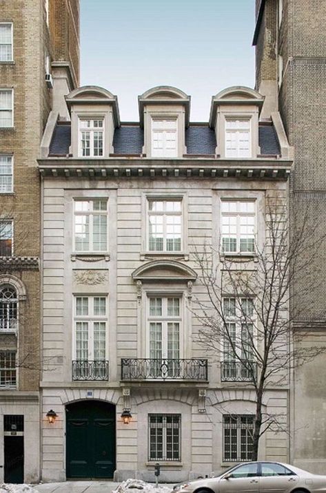 Town House Exterior, Townhouse Facade, Paris Townhouse, Manhattan Townhouse, Brownstone Homes, French Town, Townhouse Exterior, Apartments Exterior, Neoclassical Architecture