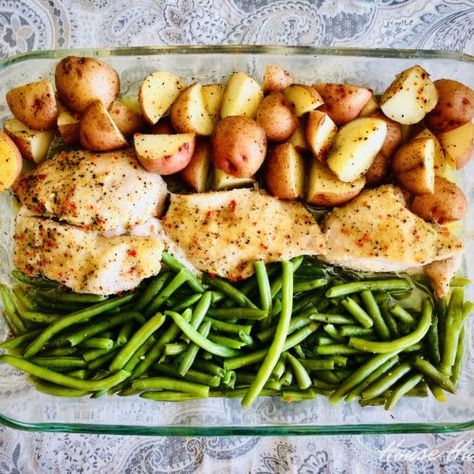 Sheet Pan Italian Seasoned Chicken and Vegetables - House Hunk Italian Sheet Pan, Italian Seasoned Chicken, Italian Chicken Breast Recipes, Easiest Dinner Recipes, Sheet Pan Chicken And Veggies, Italian Chicken Breast, Pan Chicken And Veggies, Pan Chicken Breast, Chicken Seasoning Recipes