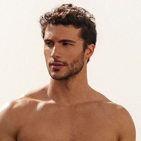 Federico Massaro, Men Perm, Mega Men, Scruffy Men, Italian Men, Head & Shoulders, Curly Hair Men, Male Face, Muscle Men