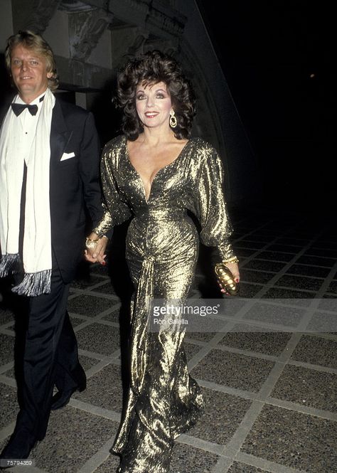 Dame Joan Collins, Bad Dresses, Emmys Red Carpet, The Emmys, Joan Collins, Carpet Looks, Beauty Looks, Emmy Award, Classy Work Outfits