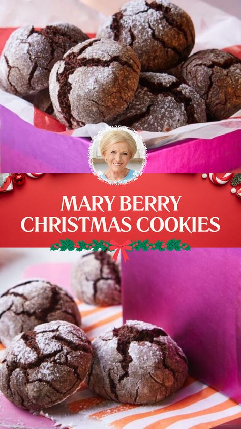 Mary Berry Christmas Cookies Mary Berry Flapjack Recipe, Traditional Christmas Baking Ideas, Mary Berry Xmas Cake, Xmas Biscuits Recipe, Festive Baking Ideas, Mary Berry Christmas Recipes, Christmas Biscuit Ideas, English Christmas Cookies, Christmas Cookies Recipes Sugar Cookie