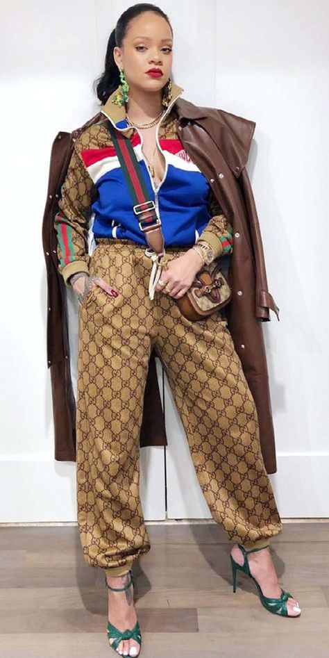 Gucci Tracksuit Women, Rose Photoshoot, Gucci Tracksuit, Jogging Style, Rihanna Outfits, Rihanna Looks, Rihanna Style, Look Of The Day, Womens Fashion Inspiration