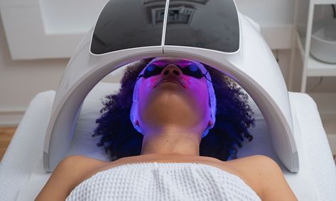 I'm A Plastic Surgeon: These 5 Noninvasive Treatments Are Actually Worth The $$$ Led Light Facial, Facial Benefits, Light Therapy Skin, Types Of Facials, Facial Therapy, Led Facial, Led Therapy, Skin Care Devices, Led Light Therapy