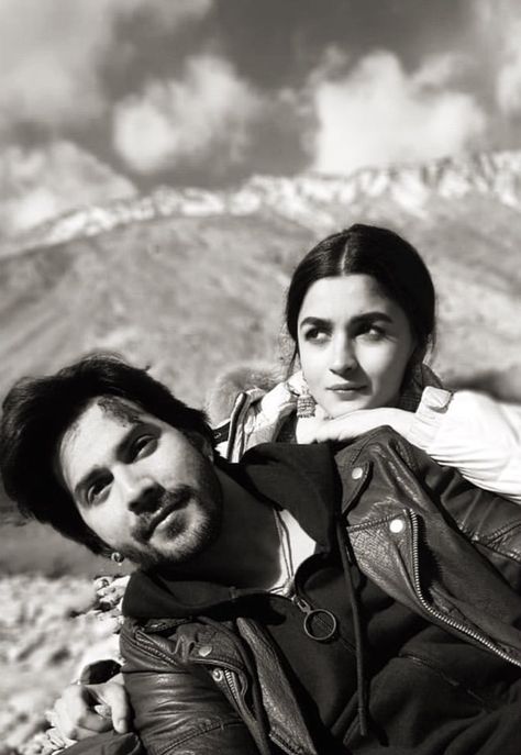 Varun and Alia in Movie Kalank 🖤🖤🖤🥀🥀🥀 Alia Bhatt Varun Dhawan, Bollywood Aesthetic, Alia And Varun, Bollywood Couples, Varun Dhawan, Celebrity List, Upcoming Films, Bollywood Girls, Alia Bhatt