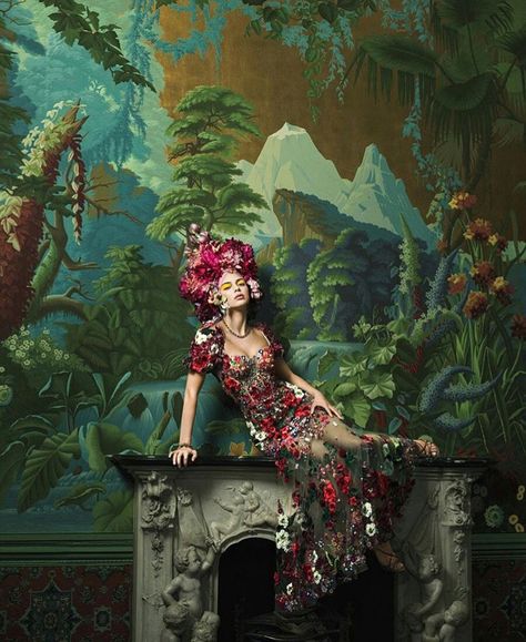 Alas Marcus Piggott, Mert And Marcus, Ethno Style, Hand Painted Wallpaper, Vogue Us, Woman Sitting, Vogue Covers, Shooting Photo, Floral Fashion