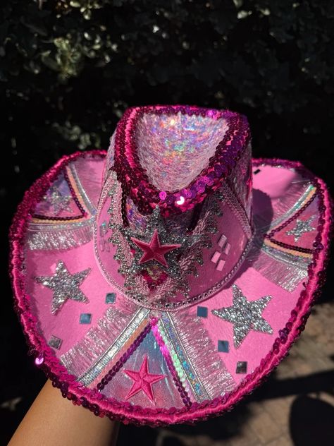 Pink Pony Club Chappell Cowgirl Hat made to Order Item: THE Original Chappell Roan Hat From Her Midwest Princess Tour Cowboy Halloween - Etsy Spain Stagecoach Outfit, Cowboy Halloween, Neon Rave, Halloween Club, Pink Pony Club, Pink Cowboy Hat, Pink Cowboy, Rhinestone Fringe, Cowgirl Costume