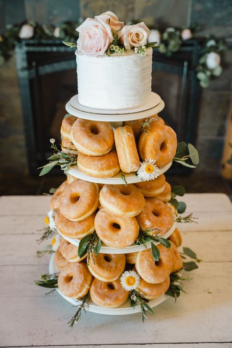 Fancy Donuts Wedding, Wedding Doughnut Tower, Apple Cider Donut Wedding Cake, Donut Cake Wedding, Donuts For Wedding, Donut Tower Wedding, Doughnut Tower, Doughnuts Wedding, Doughnut Wedding Cake