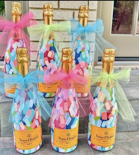 Bachelorette Drinks, Classy 21st Birthday, Alcohol Bottle Decorations, Bedazzled Liquor Bottles, Custom Champagne Bottle, Birthday Painting, Hand Painted Wine Bottles, Painted Bottles, School S