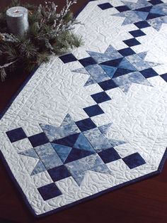 Quilted Table Runners Christmas, Table Topper Patterns, Patchwork Table Runner, Quilted Table Runners Patterns, Quilted Table Toppers, Patchwork Quilt Patterns, Table Runner Pattern, Pretty Tables, Table Runner And Placemats