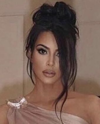 Kardashian Updo, Hairdos For Weddings, Kim Kardashian Updo, Kardashian Makeup, Kim Kardashian Makeup, Kardashian Hair, Glamour Hair, Brunette Makeup, Guest Hair