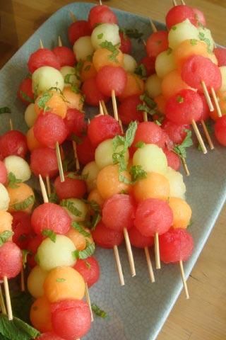 Melon Skewers Melon Skewers, Fruit Kebab, Fruit Tray Designs, Backyard Party Food, Party Food Trays, Fruit Kebabs, Catering Food Displays, Fruit Platter Designs, Healthy Lunch Snacks