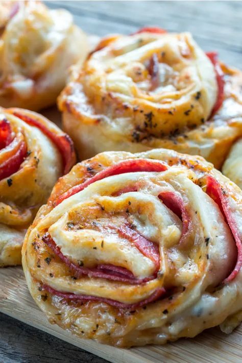 Homemade Pizza Rolls - A Great Party Food Appetizer or Snack Homemade Pizza Rolls, Appetizers Easy Finger Food, Crescent Roll Recipes, Best Appetizer Recipes, Superbowl Snacks, Pizza Recipes Homemade, Pizza Rolls, Pizza Pizza, Food Appetizers