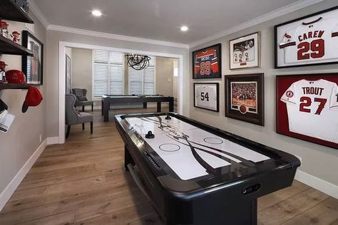 Create an Awesome Home Game Room with These 26 Ideas | Extra Space Storage Small Game Room Ideas, Basement Game Room Ideas, Spare Room Office, Office Basement, Sports Basement, Sports Room Decor, Small Game Rooms, Extra Space Storage, Home Game Room