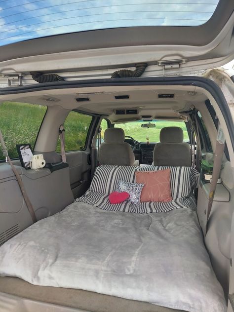 Car, pillows, sleepover, blankets Trunk Camping Setup, Bed In The Back Of A Car, Car Sleepover Aesthetic, Van Sleepover, Bed In Back Of Car, Rav4 Car Camping, Car Sleepover Ideas, Back Of The Car Date Night, Bed In Car