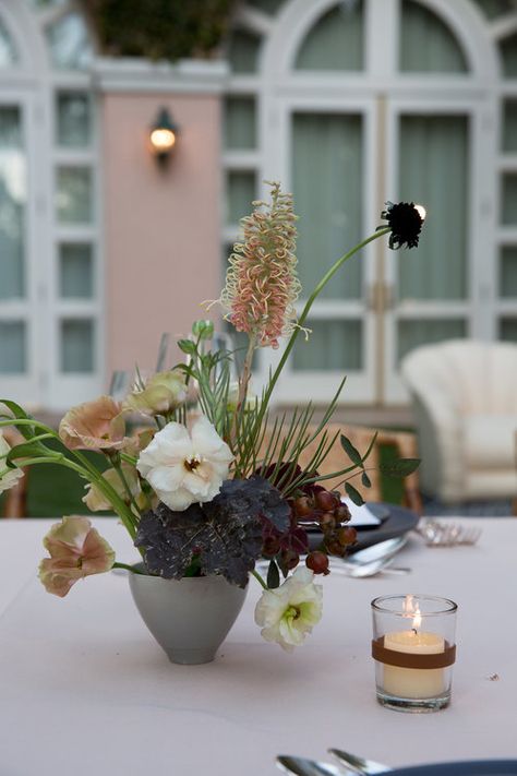 Gallery - Wedding and Event Florist in Pasadena | Emblem Flowers — Emblem Flowers Dark Wedding Flower Arrangements, Moody Garden Party, Pastel Table Setting, Black Wedding Flowers, Masculine Wedding, Moody Florals, Modern Chic Wedding, Small Centerpieces, Botanical Gardens Wedding