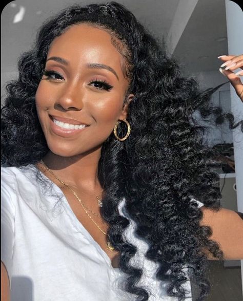 Mrs. Juicy Cooter on Twitter: "Black women look absolutely gorgeous with this style😍… " Swooped Edges, Hair Expo, Half Wig, Drawstring Ponytail, Straight Lace Front Wigs, Half Wigs, Hair Crush, Straight Human Hair, Beauty Lifestyle