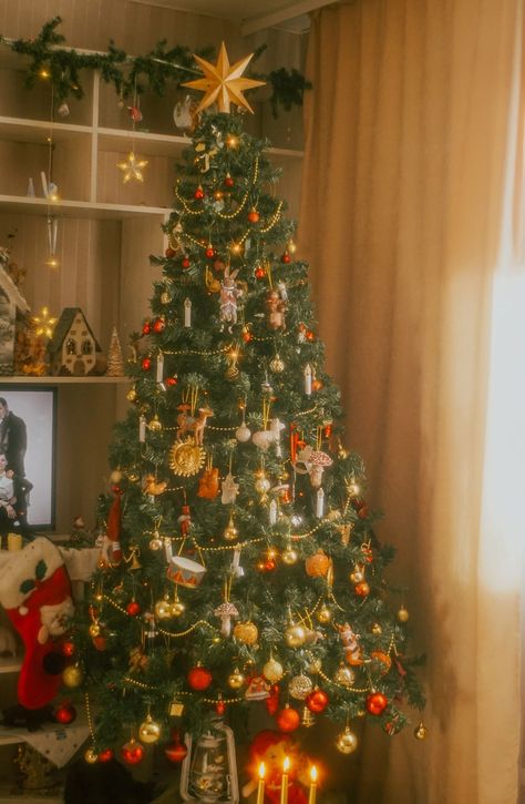 #vintagestyle #retroaesthetic #xmas #boho #bohemian #hippie #goblincore #cottagecore #fairycore #vintage #interior #designideas #cozyhome #bohemianinterior Boho Christmas Tree Bohemian, Cottagecore Christmas, Boho Christmas Tree, Goblin Core, Vintage Cottagecore, Bohemian Interior, Boho Christmas, Future Goals, Vintage Interior