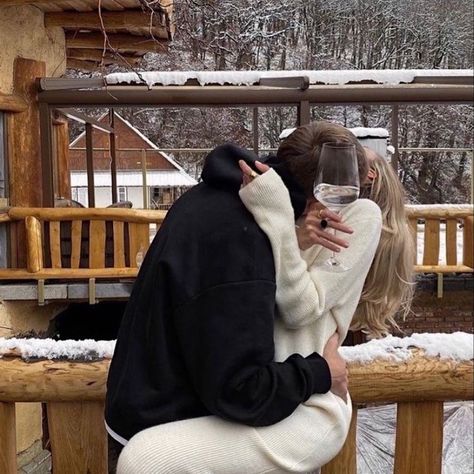 Winter Couple Pictures, Snow Cabin, Snow Couple, Cabin Trip, Cabin Aesthetic, Snow Pictures, Snow Trip, Winter Cabin, The Love Club