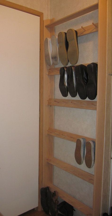 Diy Shoe Rack Ideas, Industrial Shoe Rack, Wall Shoe Rack, Shoe Organization Diy, Diy Rack, Diy Shoe Storage, Wood Shoe Rack, Diy Shoe Rack, Diy Shoe