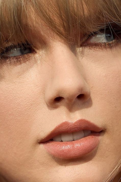 Taylor Swift Eyes, Angel Faces, Taylor Swift Red Carpet, Taylor Swift Photoshoot, Swift Taylor, All About Taylor Swift, Taylor Swift Videos, Action Movie, Taylor Swift 13