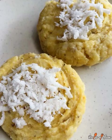 Nilupak Recipe (Mashed Cassava) with coconut: great for merienda Nilupak Recipe Cassava Cake, Mashed Cassava Recipe, Cassava Recipe, Cassava Cake, Filipino Food Dessert, Puerto Rican Dishes, Filipino Desserts, Savory Dishes, Filipino Dishes