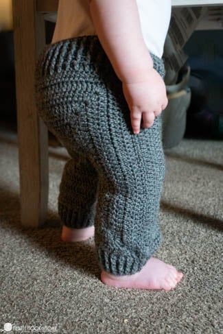 Baby Pants Crochet Pattern Free, Crochet Patterns For Baby Boys, Crochet Baby Pants Free Pattern, Baby Sweater Crochet Pattern Free, Pants Crochet Pattern, Pants Pattern Free, Pants Crochet, Boy Crochet Patterns, Crochet Baby Pants