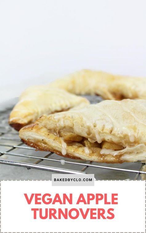 Vegan Apple Turnovers Vegan Apple Turnovers, Puff Pastry Apple Turnovers, Turnovers With Puff Pastry, Apple Turnovers With Puff Pastry, Vegan Puff Pastry, Apple Turnover Recipe, Puff Pastry Apple, Turnover Recipes, Vegan Pastries